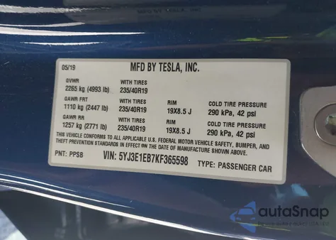 2019 Tesla Model 3 Long Range/Performance z USA, uszkodzony, nr VIN 5YJ3E1EB7KF365598